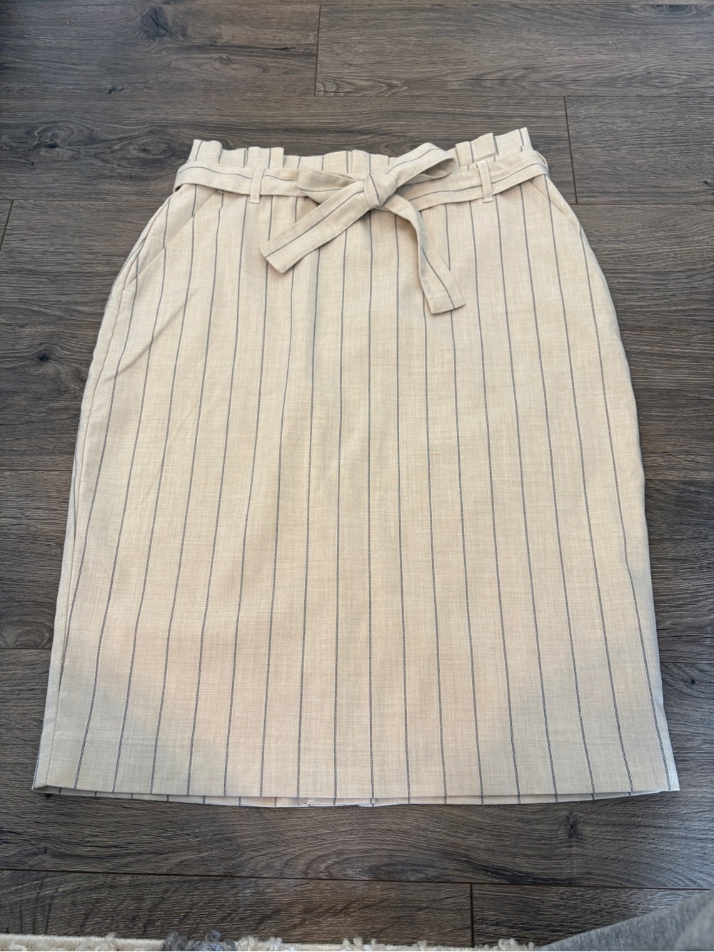 Banana Republic Beige Pinstripe Paperbag Waist Pencil Skirt with Tie
